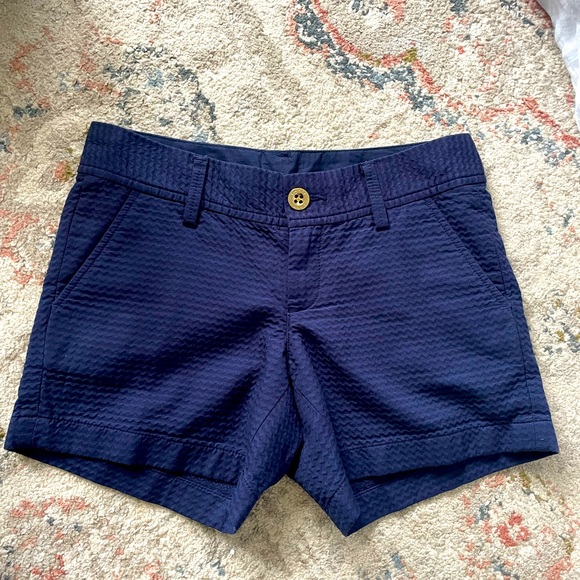 Lilly Pulitzer Callahan shorts in navy - Picture 2 of 7